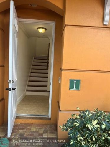 180 6th Ave, Delray Beach, FL 33483-5225
