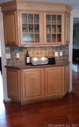 55 Pine River Rd, North Haven CT  06473-3312 exterior