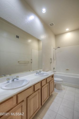 2570 Castle Rock Dr, Tucson AZ exterior