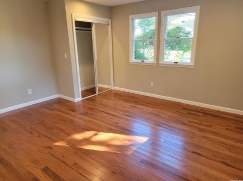 72 Cherry Ave, West Sayville NY  11796-1214 exterior