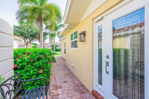 5366 Guadeloupe Way, Naples, FL 34119-9577