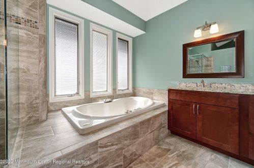 167 Ln Quinta Ct, Holmdel Village NJ  07733-2536 exterior