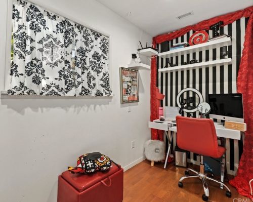 7356 Leescott Ave, Van Nuys CA  91406-2629 exterior