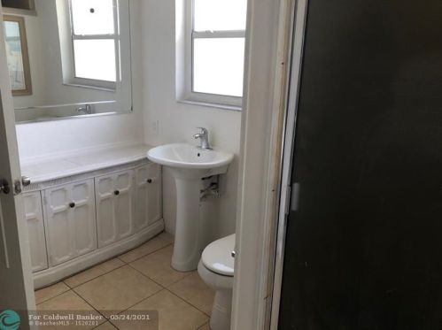 2906 58th Ave, Hollywood FL  33021-2711 exterior