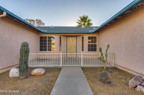 7780 Caesar Dr, Tucson, AZ 85747-5119