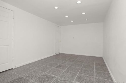 223 Jonathan Dr, Stamford CT  06903-1510 exterior