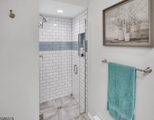 2 Meadowview Dr, Annandale NJ  08801-1516 exterior