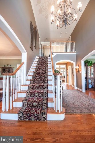 1054 Whitegate Rd, Wayne, PA 19087-2183