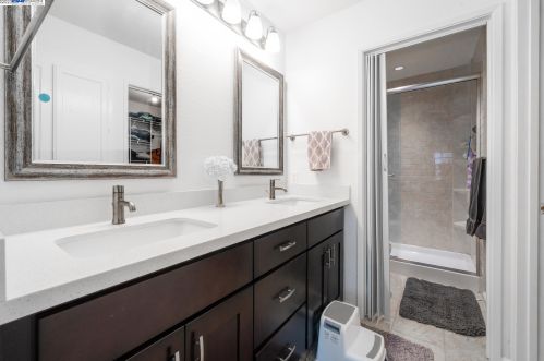 671 Black Pine Dr, San Leandro CA  94577-1374 exterior