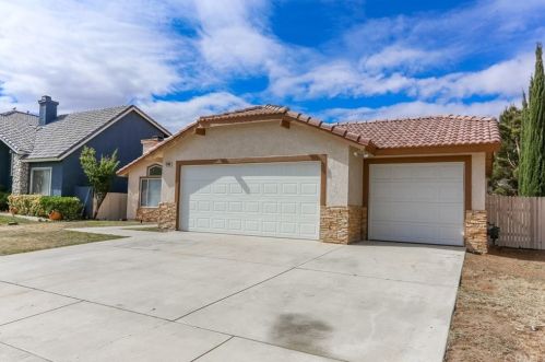 13166 La Salle Cir, Victorville, CA 92392-7294