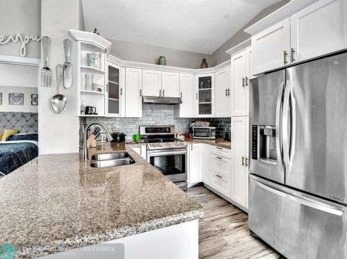 10240 24th Ct, Hollywood FL  33025-6504 exterior