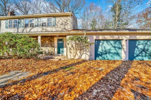 29 Carpenter Rd, Manchester, CT 06043-7211