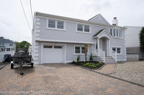 12 Homewood Dr, Bricktown, NJ 08723-7320