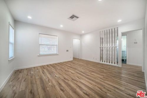 44643 Date Ave, Lancaster CA 93534-3101 exterior