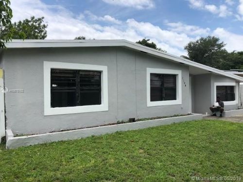 3780 40th St, Hollywood, FL 33023-6261