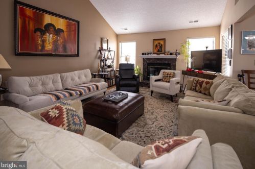 314 American Eagle Ct, Trenton NJ 08648-2558 exterior