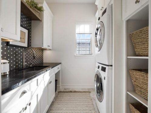 1070 Nash Dr, Kissimmee FL  34747-4319 exterior