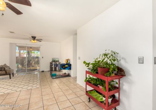 1650 Scots Pine St, Tucson, AZ 85705-4873