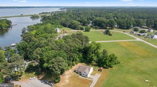 84 Cove Ln, Montross VA  22520-4026 exterior