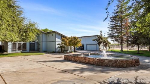 1812 Golf Rd, Turlock CA  95380-9746 exterior