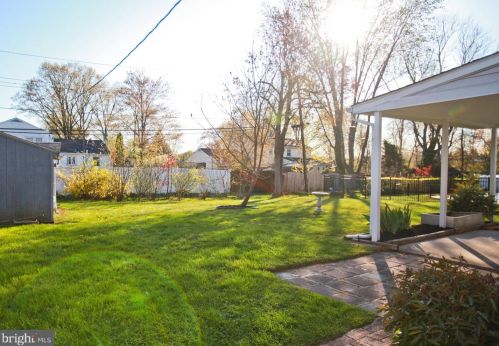 808 Sycamore Dr, Lansdale PA  19446-3128 exterior