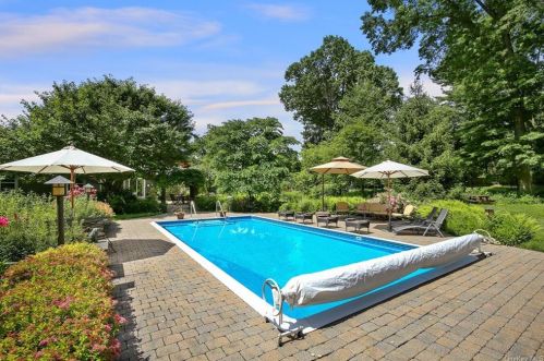 5 Augusta Pl, White Plains NY  10603-1901 exterior