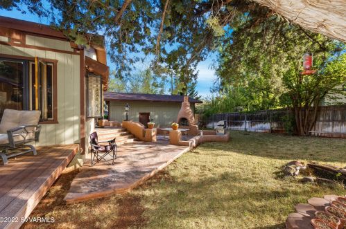 305 Mtn Shadows Dr, Sedona AZ 86336-3929 exterior