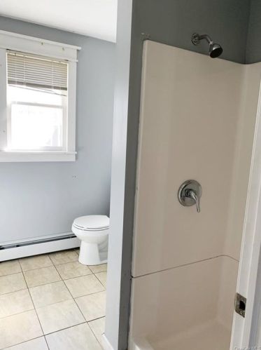 75 Sackett Lake Rd, Monticello NY  12701-4514 exterior