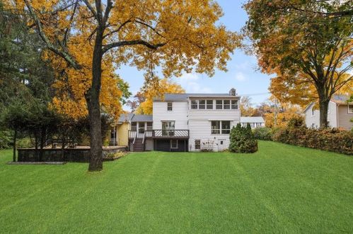 61 Knotty Oak Rd, Coventry RI  02816-8306 exterior