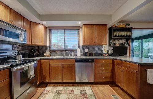 212 Edgefield Blvd, Marion OH 43302-5801 exterior