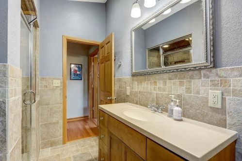 5237 20th St, Milwaukee WI 53233-2548 exterior