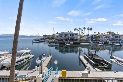 38 Kingston Ct, San Diego, CA 92118-3343