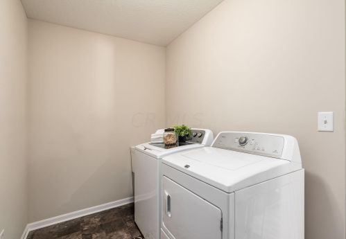 312 Isaac Tharp St, Pataskala OH 43062 exterior