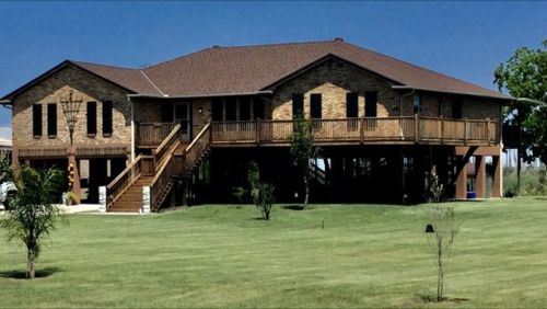 1655 Bayou Dularge Rd, Theriot, LA 70397-9708