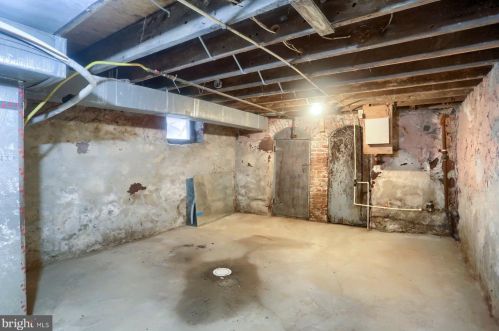 1205 Walnut St, Harrisburg PA  17103-2238 exterior