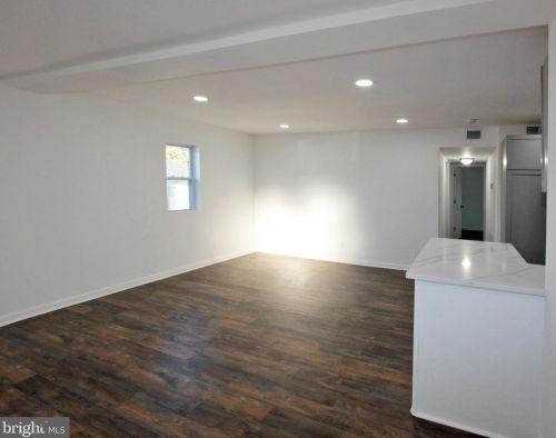 421 Robinson Dr, Wilmington, DE 19801-5744
