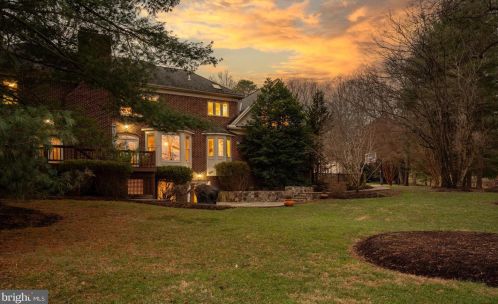 281 Golden Woods Ct, Great Falls VA  22066-4152 exterior