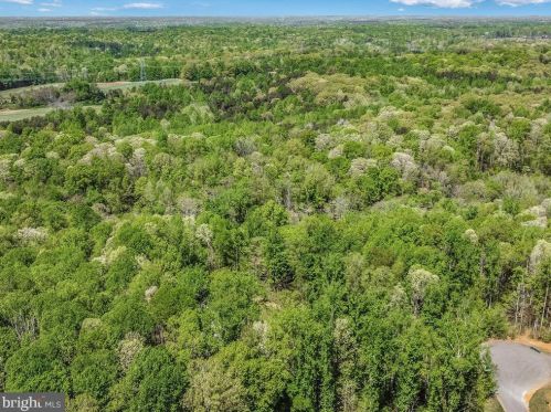 60 Kinsley Ln, Fredericksburg VA  22406-4089 exterior