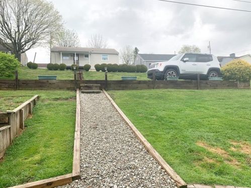 1922 Raymond Ave, Latrobe PA  15650-3044 exterior