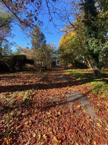 551 Grand Ave, North Lindenhurst, NY 11757-3122