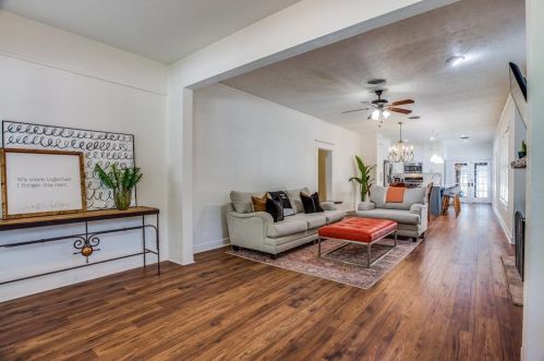 4705 Pershing Ave, Fort Worth, TX 76107-4927
