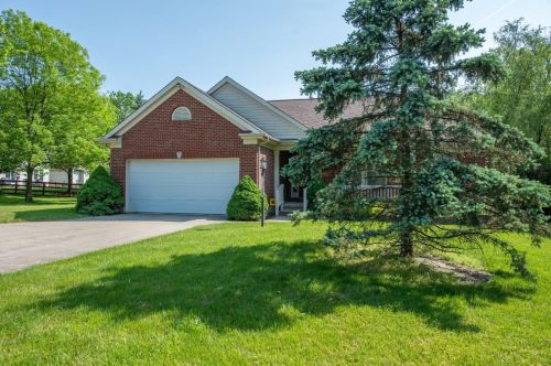 1133 Sparrowwood Blvd, Stonelick, OH 45103-2672