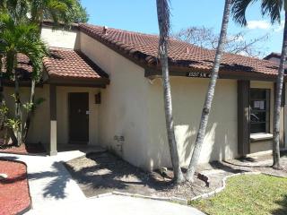 15217 46th Ln, Miami, FL 33185-4244