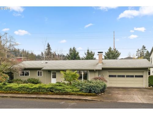 9904 Caruthers St, Portland, OR 97216-2630