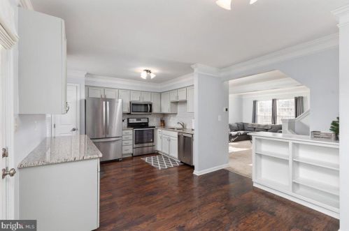 9078 Falcon Glen Ct, Bristow VA  20136-5739 exterior