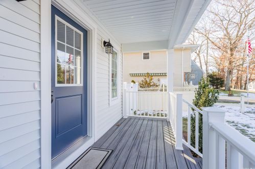 176 Iceland Dr, Huntington Station, NY 11746-4210