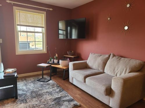 4 Saratoga Ct, Easton PA  18040-1046 exterior