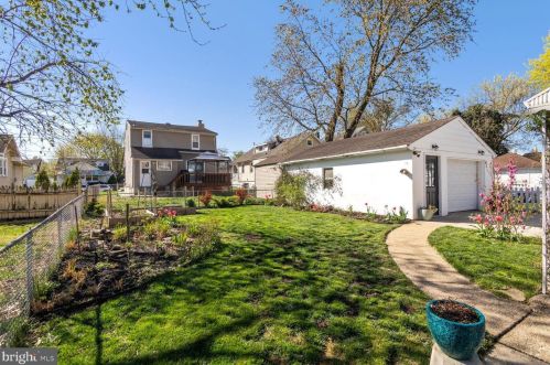 8 Clinton Ave, Camden NJ  08109-2007 exterior