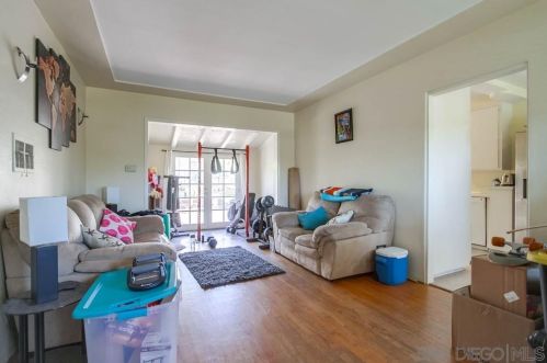 1748 Chalcedony St, San Diego, CA 92109-3201