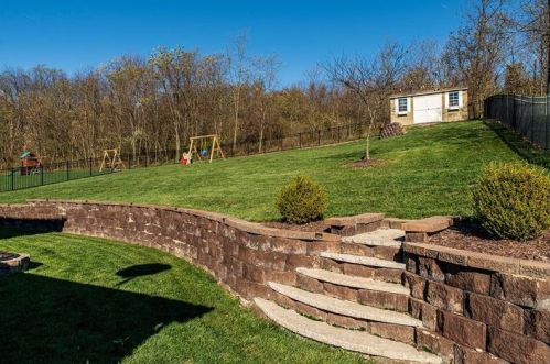 720 Janwood Dr, Latrobe PA  15650-6437 exterior